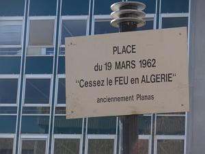 2012 03 10 NIMES MANIF CONTRE COLLOQUE DU FLN (168) PAR GM